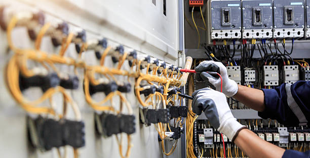 Professional Electrician technician working in Fox Lake, IL